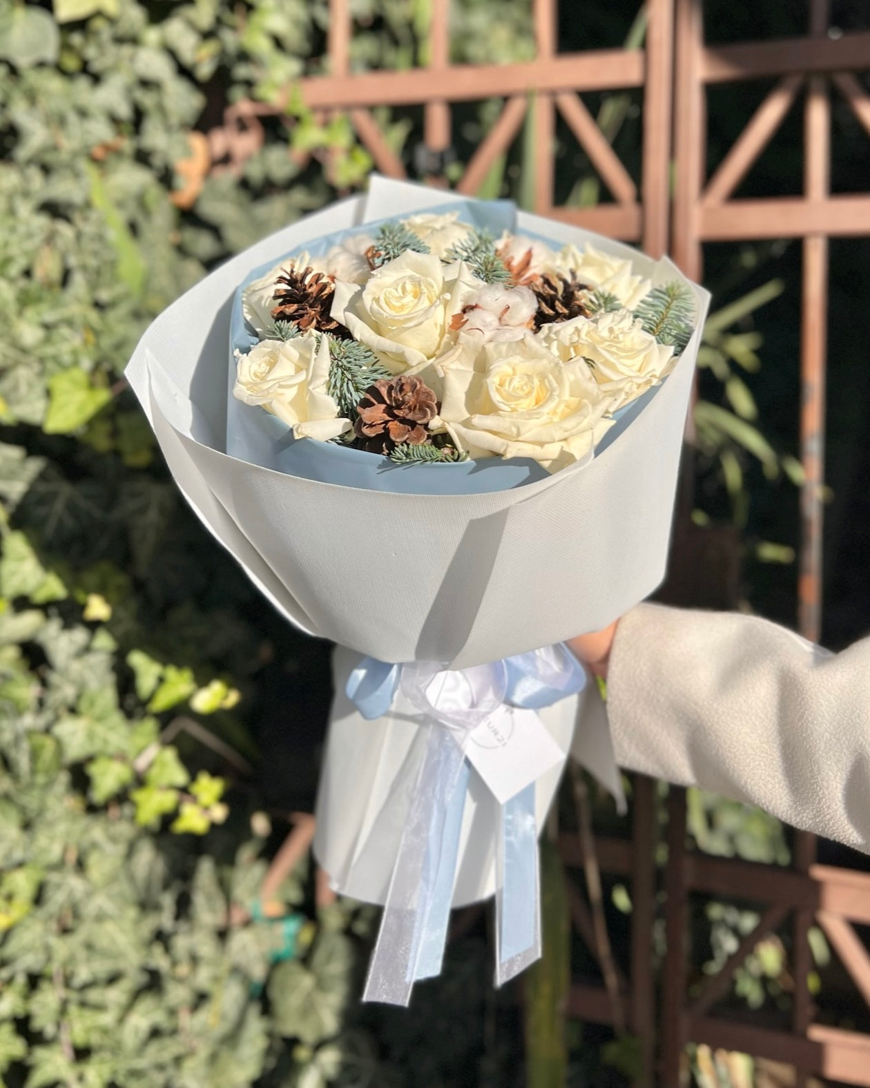 Bó hoa mùa đông trắng