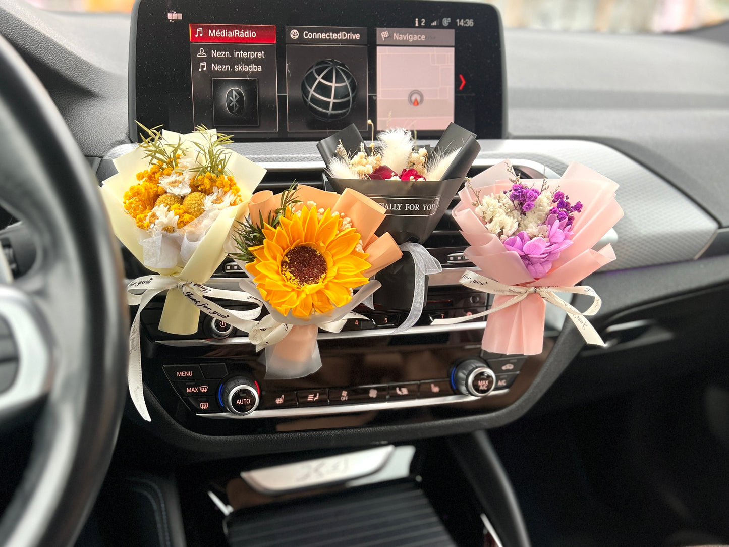 Mini bouquet for the car pink