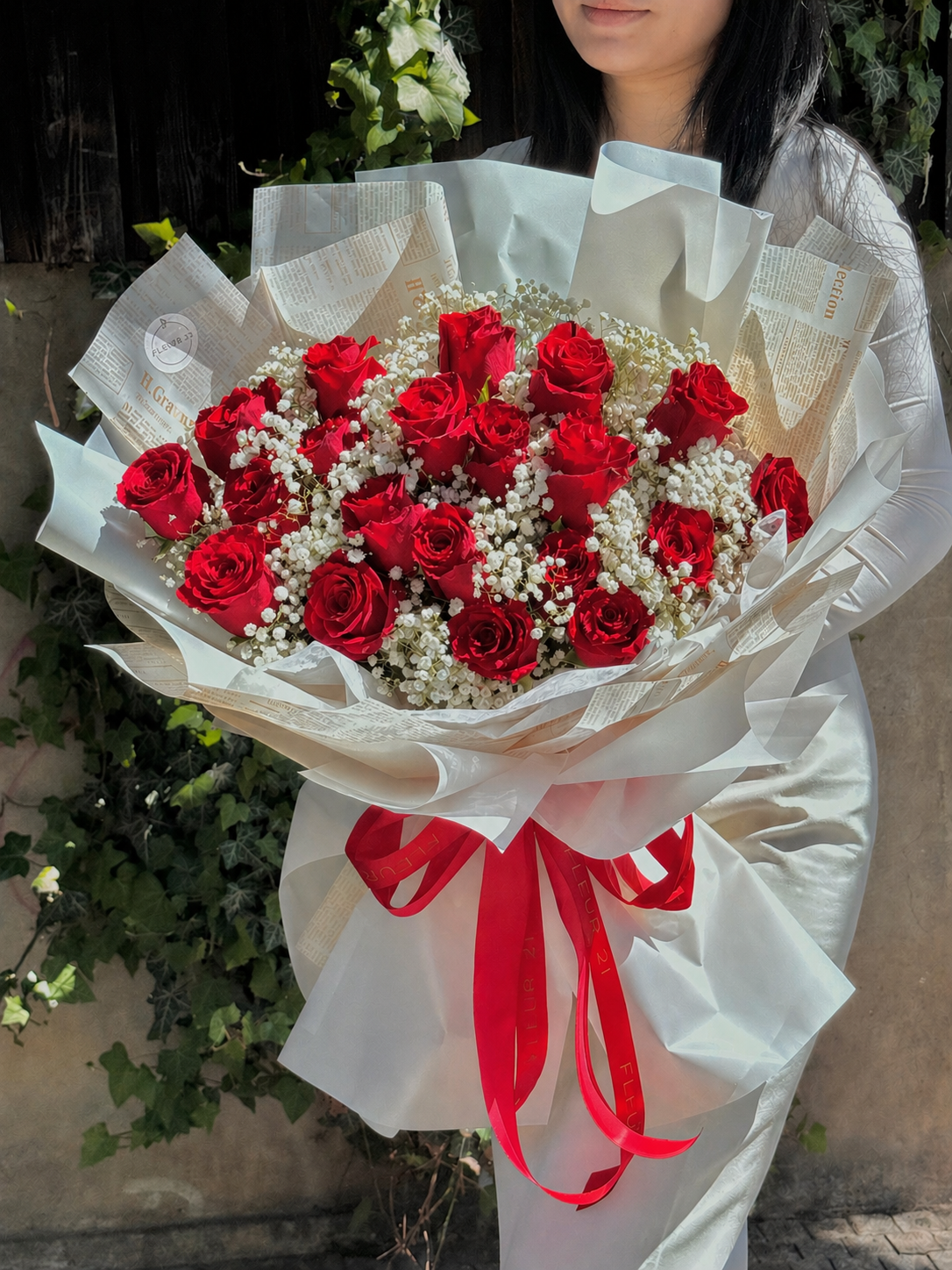 Hoa hồng đỏ với baby