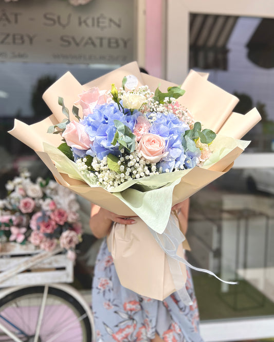 Bó hoa cẩm tú cầu màu xanh